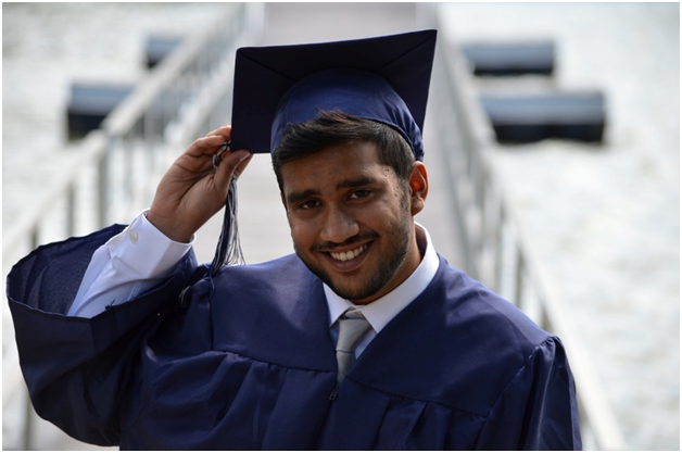 graduation attire